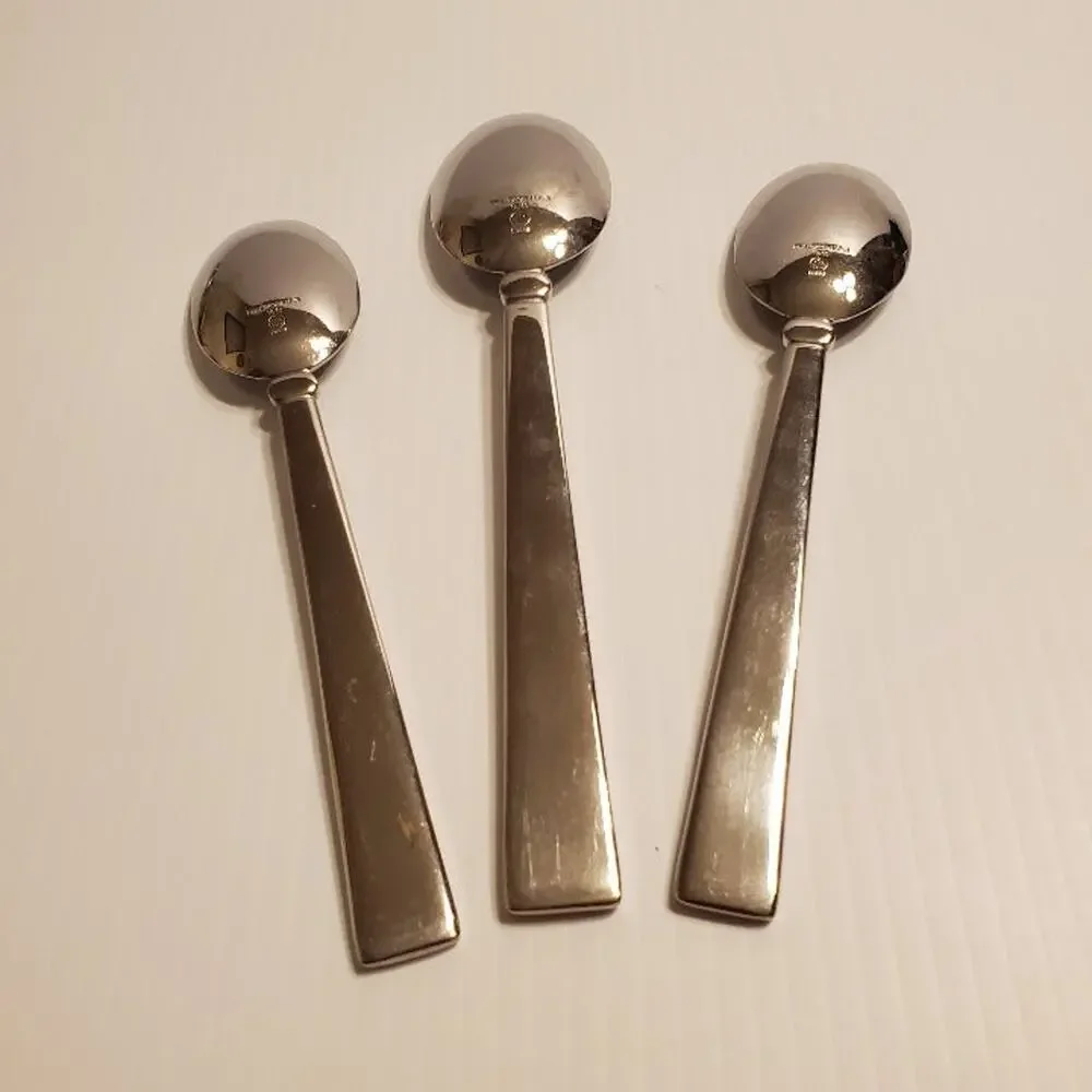 Lot of 10 Pieces Pfaltzgraff Glossy Stainless Flatware. Pre-owned, good shape